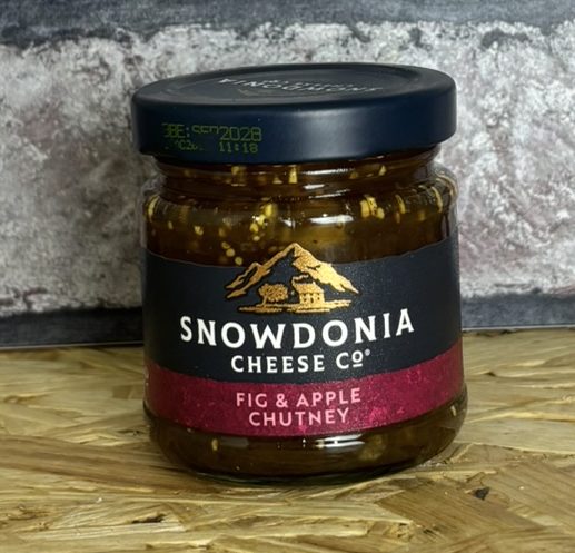 jar of fig and apple chutney